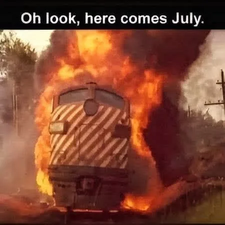 cu tren, artificii si text care spune Oh look, here comes July.
