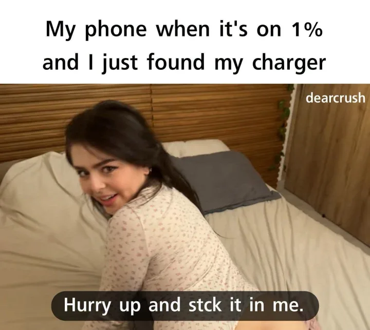 cu telefon si text on 1% My phone when it s and I just found my charger dearcrush Hurry up...